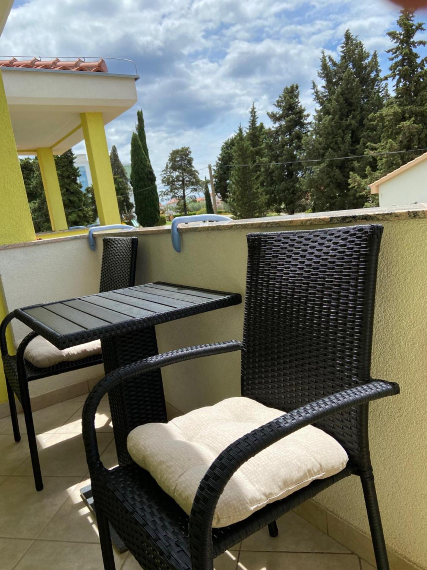Apartments Mrsic Biograd Na Moru Exterior foto