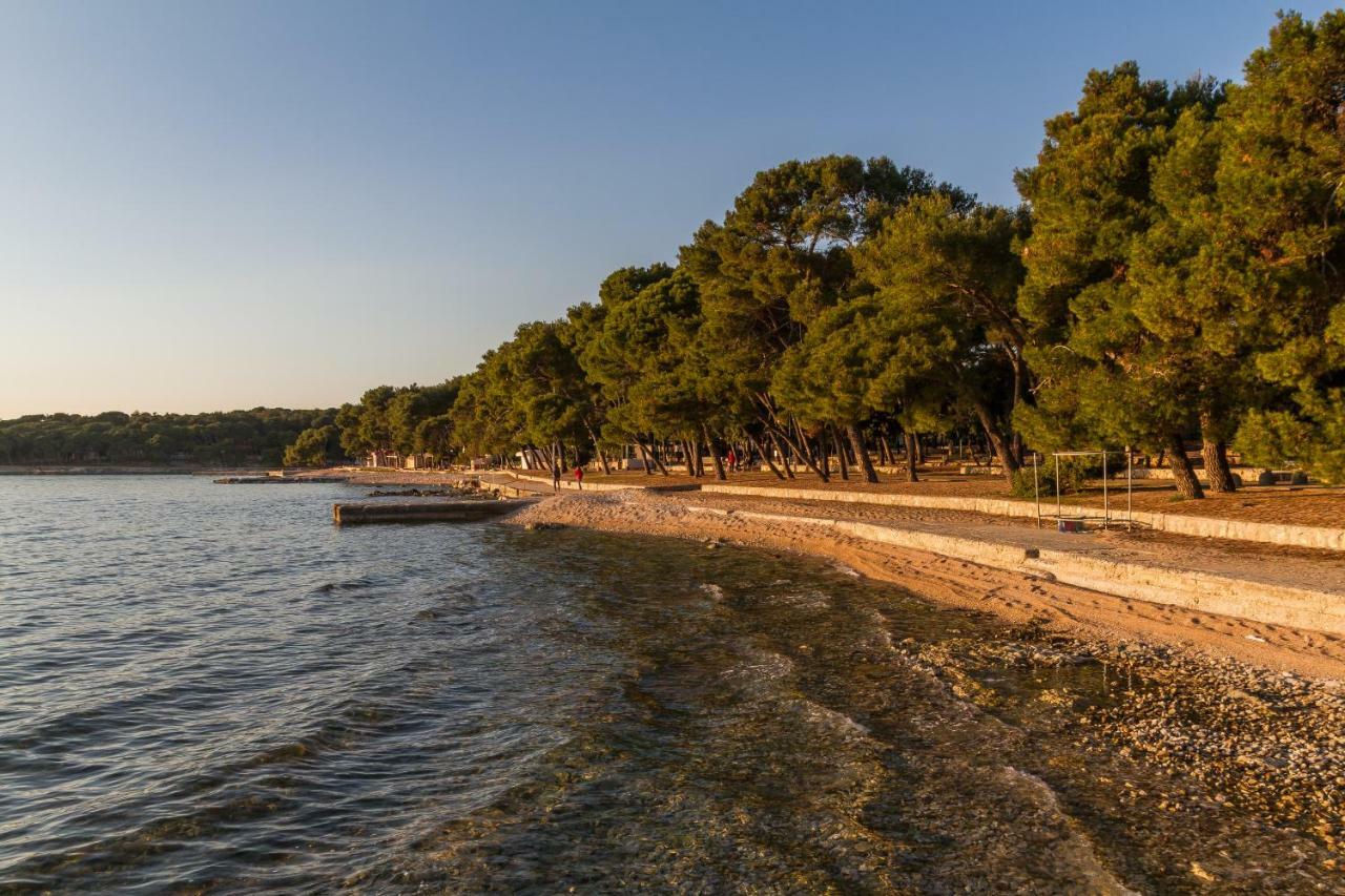 Apartments Mrsic Biograd Na Moru Exterior foto
